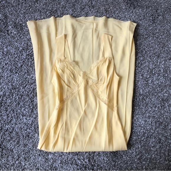 ✨EUC Reformation Provence Silk Dress - Yellow - Picture 5 of 9
